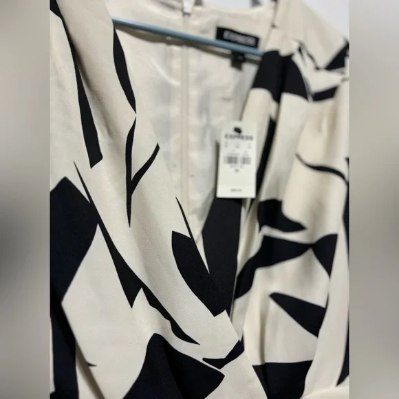 EXPRESS Dress size XS - NWT - Picture 9 of 12